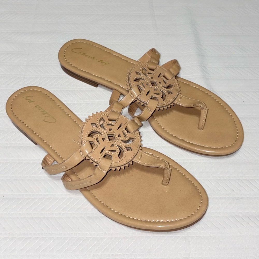 Circus NY Canyon Tan Boho Chic Medallion Thong Flat Sandals 9.5 by Sam Edelman